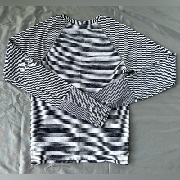 Lululemon Swiftly Tech Long Sleeve race length - Picture 3 of 4